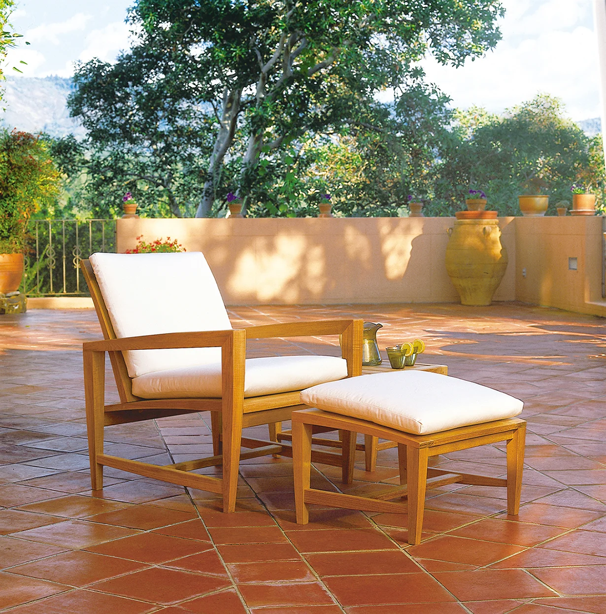 Club Chair — Kingsley Bate range-page photograph