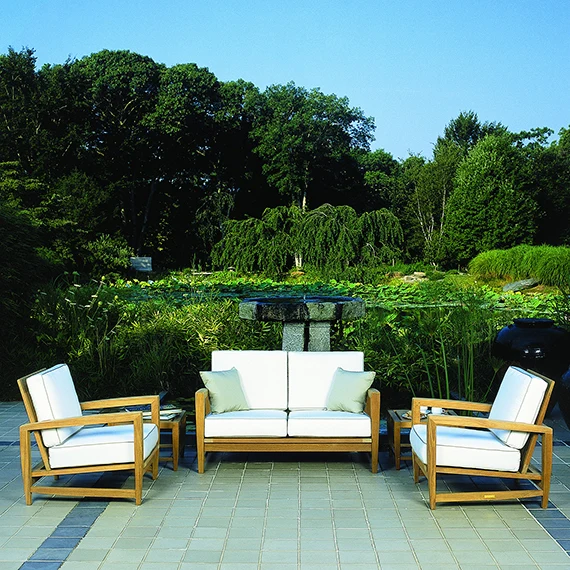 Settee — Kingsley Bate range-page photograph