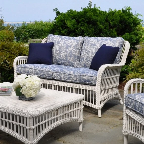 Settee — Kingsley Bate range-page photograph