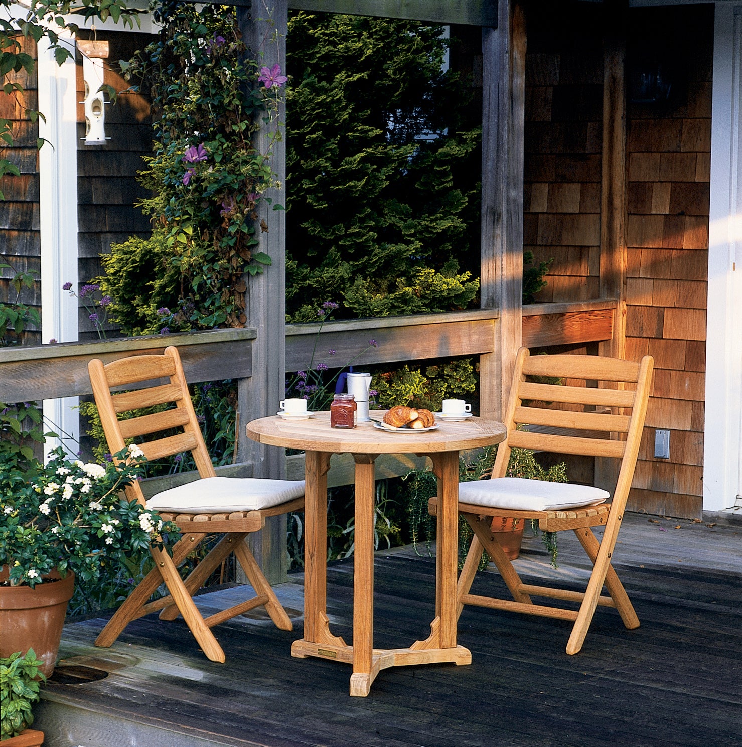 30" Round Bistro Table — Kingsley Bate range-page photograph