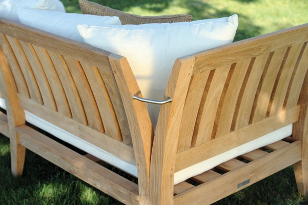 Day Bed — Kingsley Bate range-page photograph