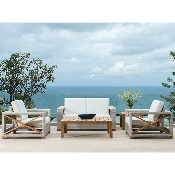 Settee — Kingsley Bate range-page photograph