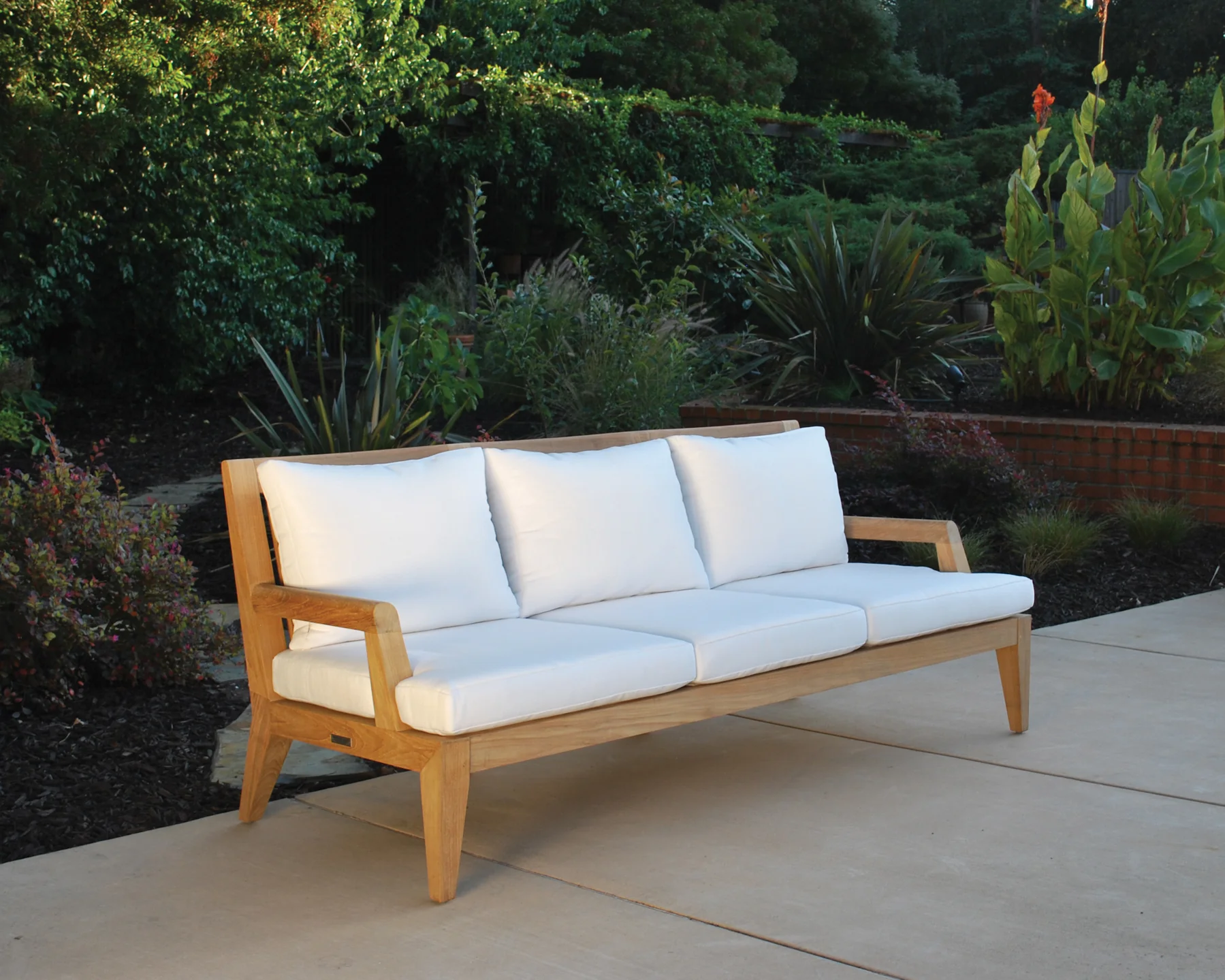 Sofa — Kingsley Bate range-page photograph