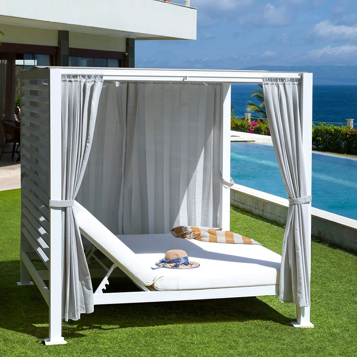 Daybed Cabana — Kingsley Bate range-page photograph