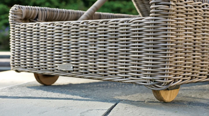 Chaise — Kingsley Bate range-page photograph