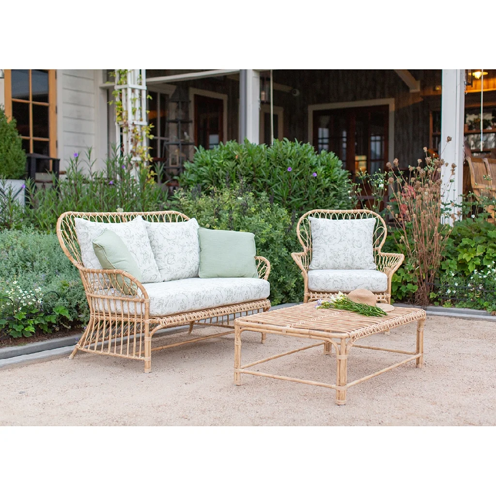 Settee — Kingsley Bate range-page photograph