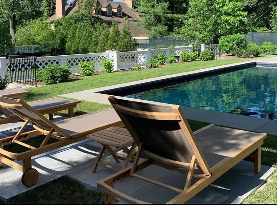 Chaise — Kingsley Bate range-page photograph