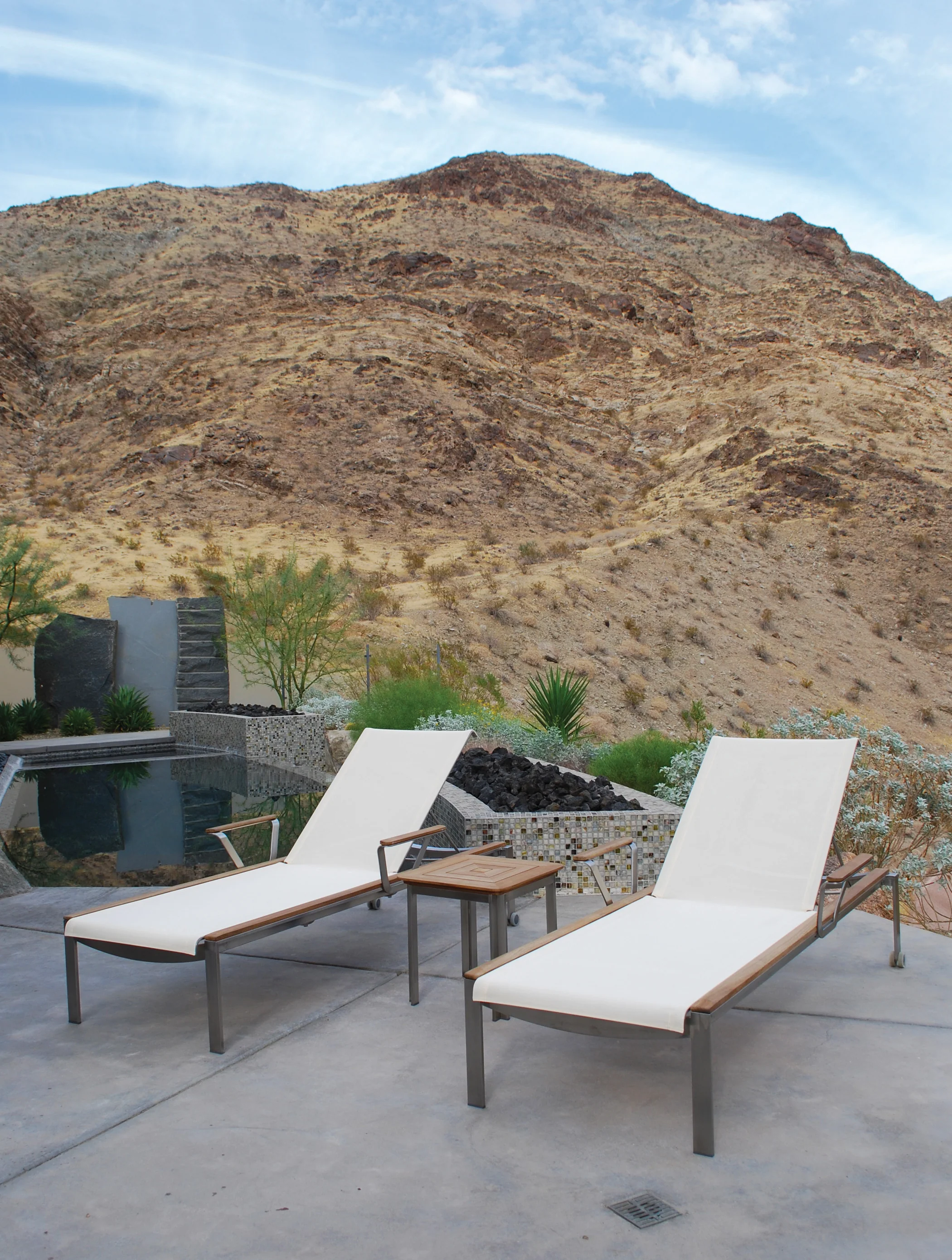 Chaise — Kingsley Bate range-page photograph