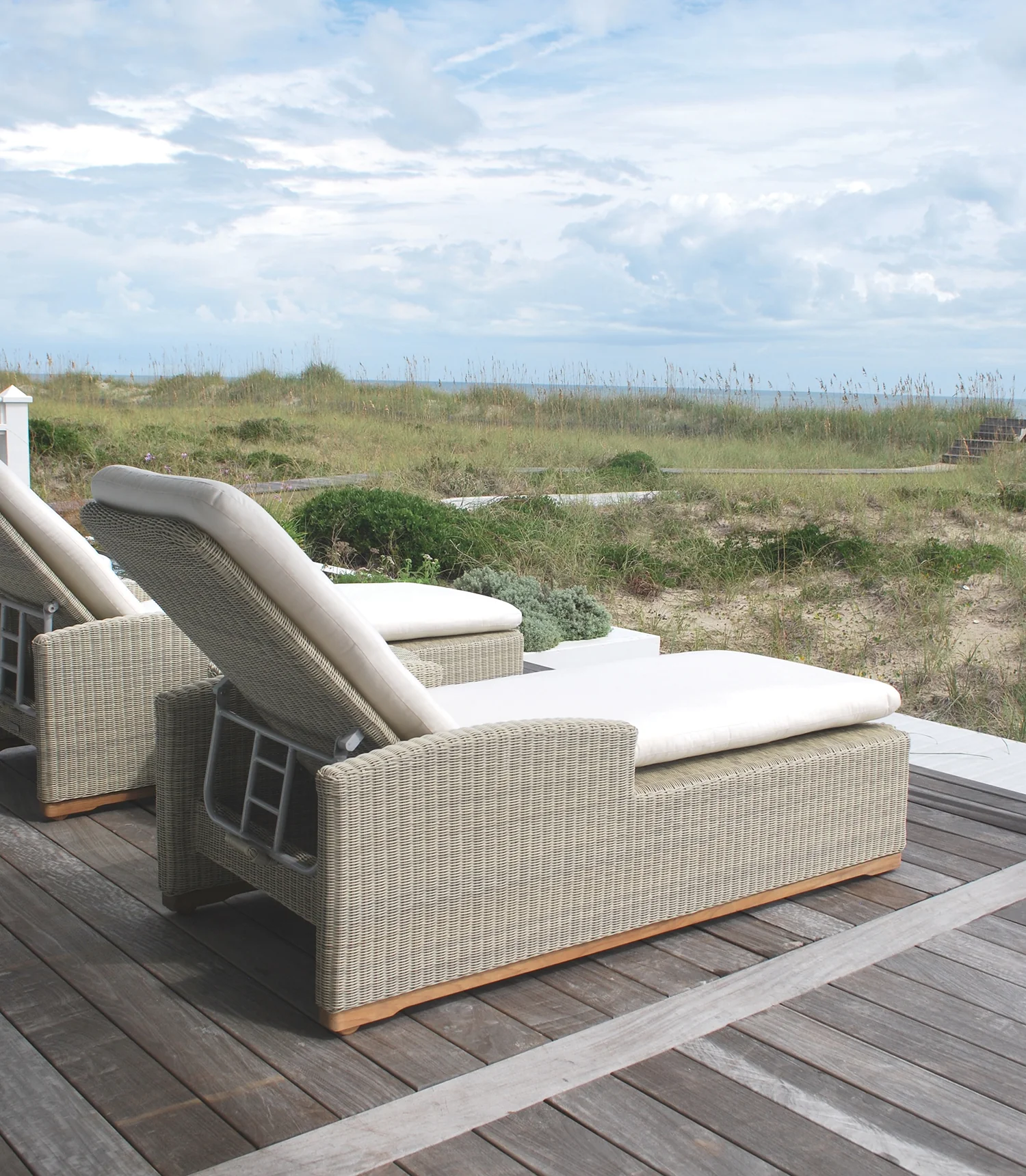 Chaise — Kingsley Bate range-page photograph