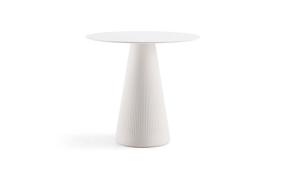 Plust Fade Dining Table