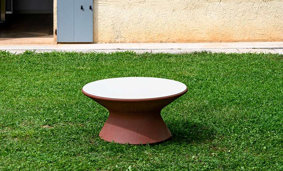 Plust Fade Coffee Table