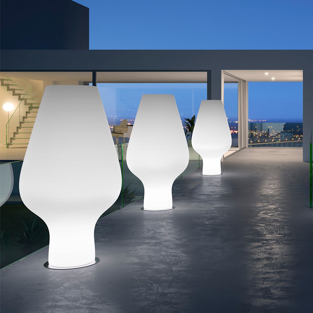 Plust Harbo Floral Totem
