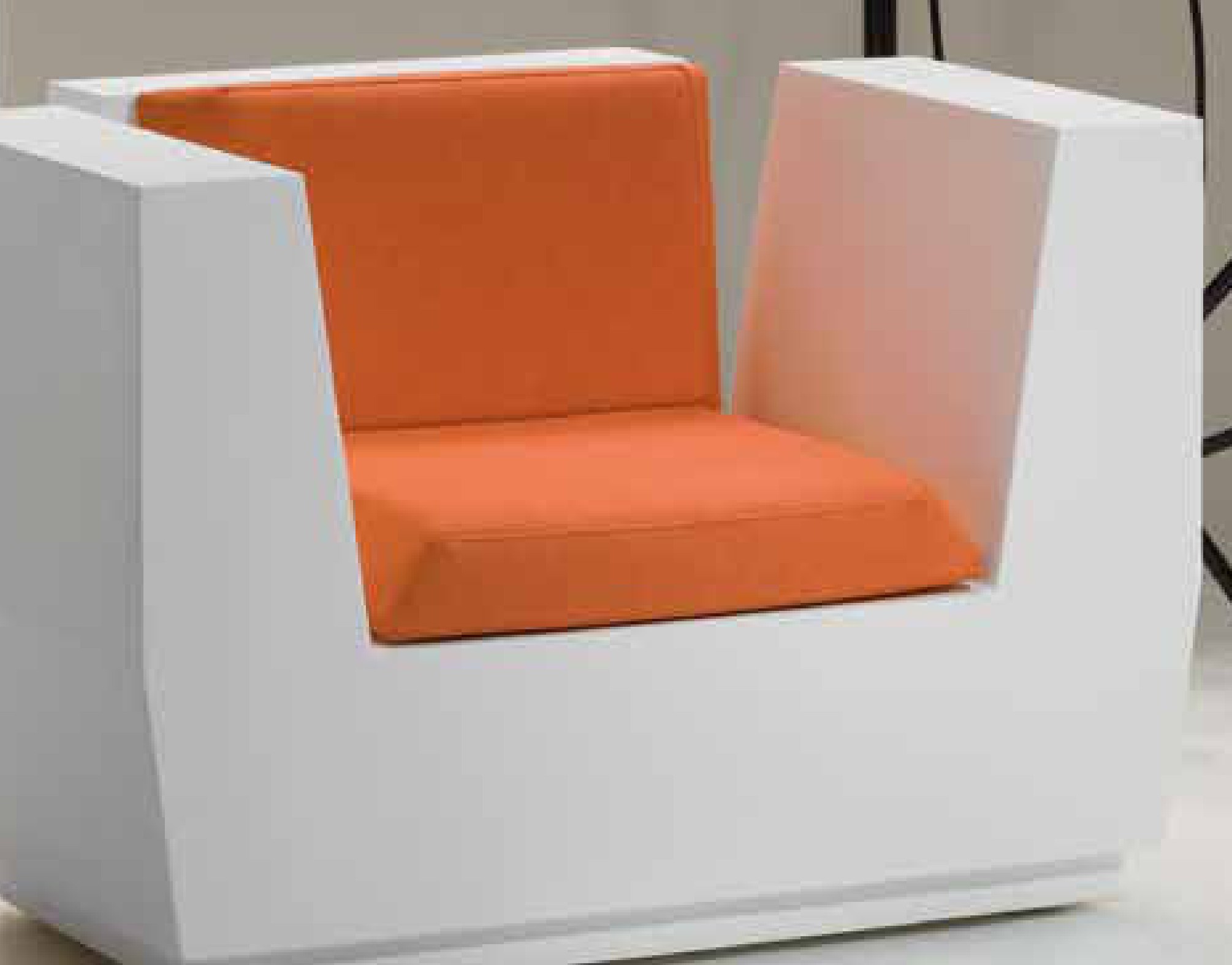 Plust Big Cut Armchair
