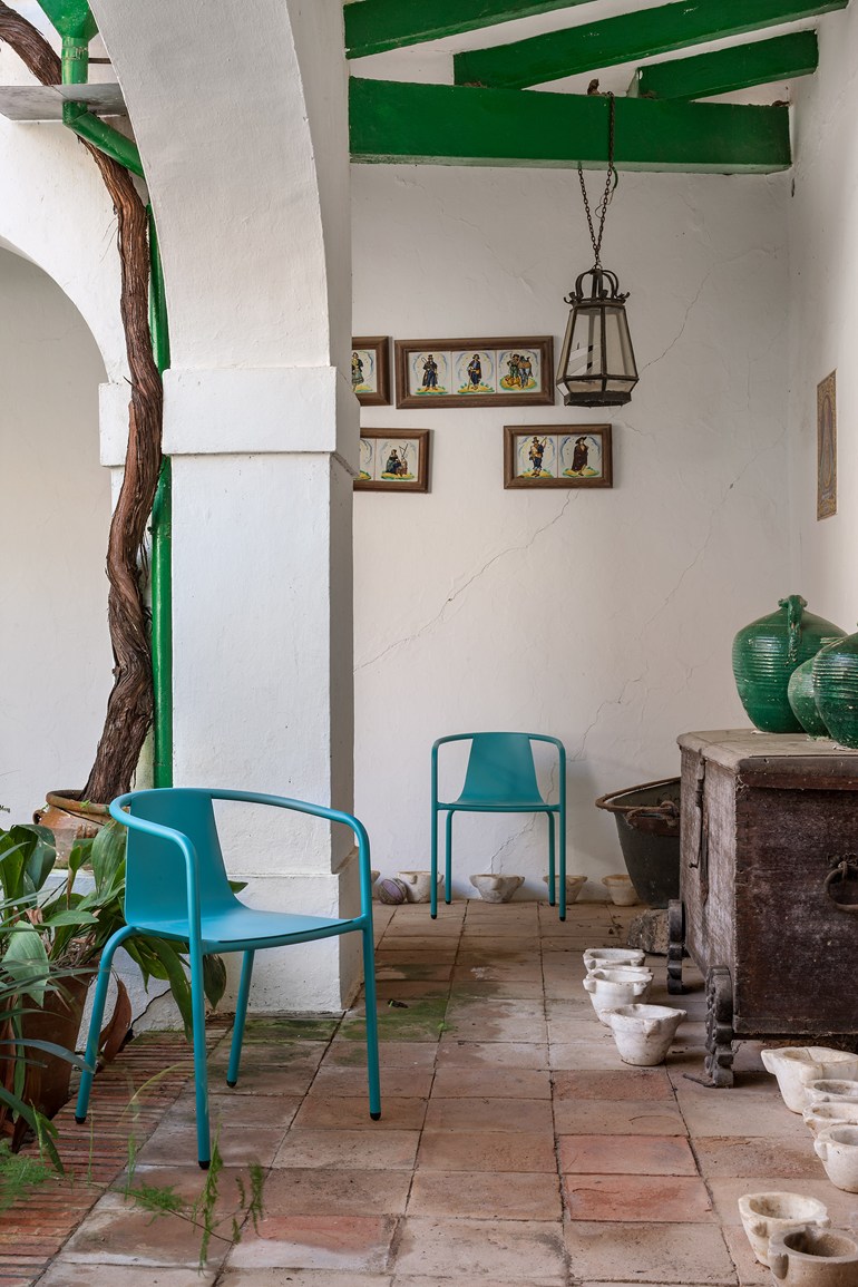 Cádiz Armchairs / Agata blue RAL 5018 — iSiMAR catalogue photography