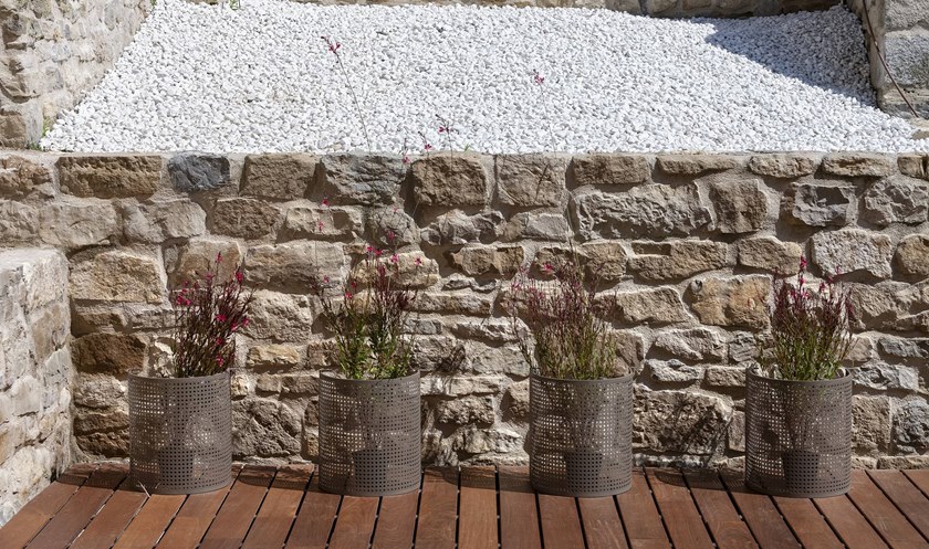 Arena Planter (simple) — iSiMAR archive photograph