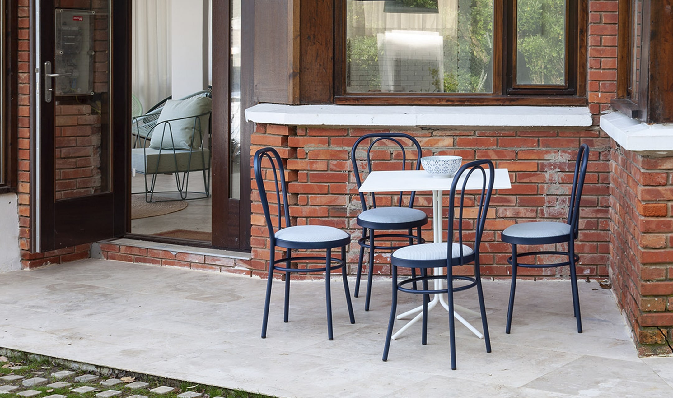 Upholstered chair — iSiMAR archive photograph