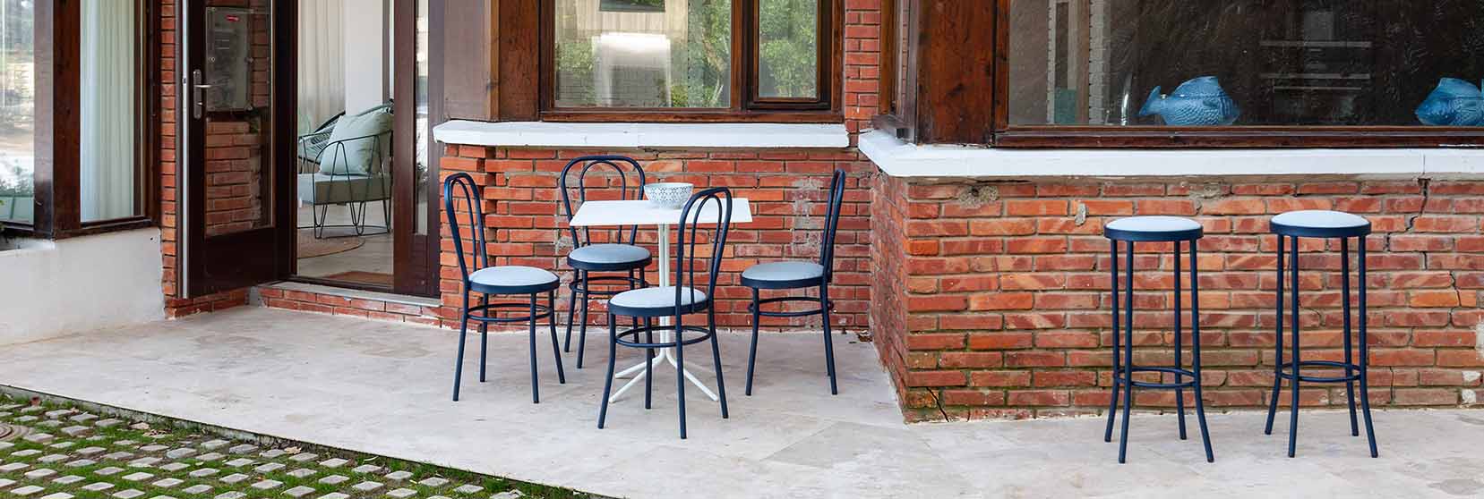 Upholstered stool 78 — iSiMAR archive photograph