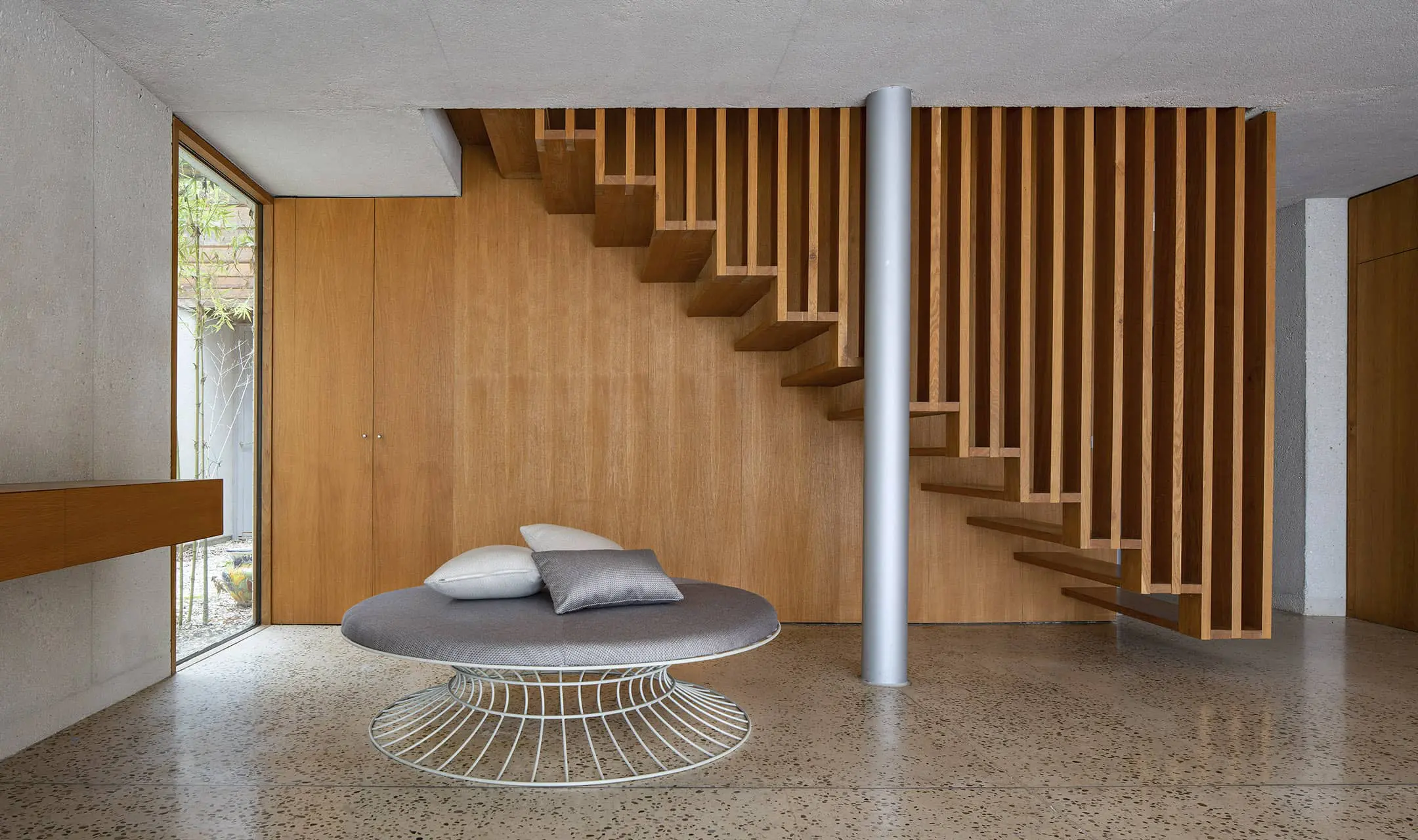 Pouf Ø100 — iSiMAR archive photograph