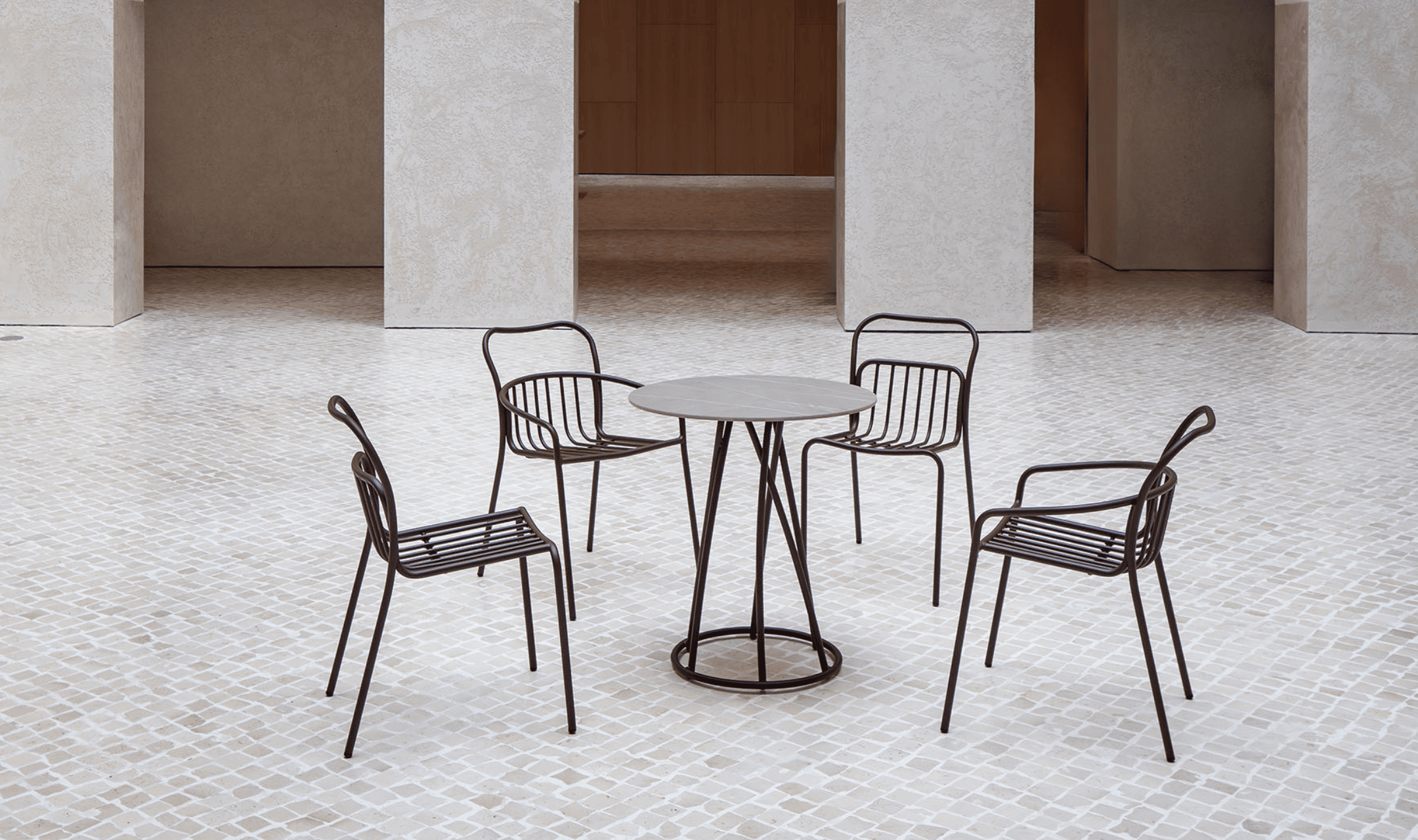 Table Ø70 (H74) — iSiMAR archive photograph