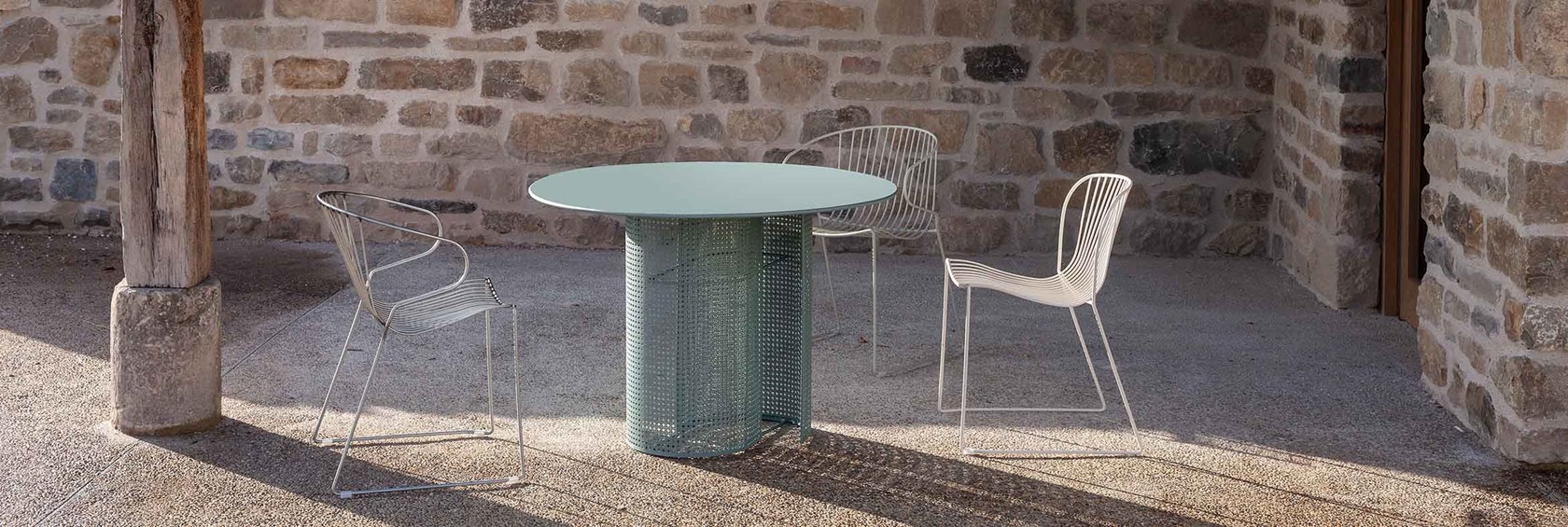 Dining table — iSiMAR archive photograph