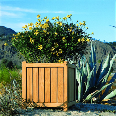 Brookside Planter 16" — Kingsley Bate archive photograph