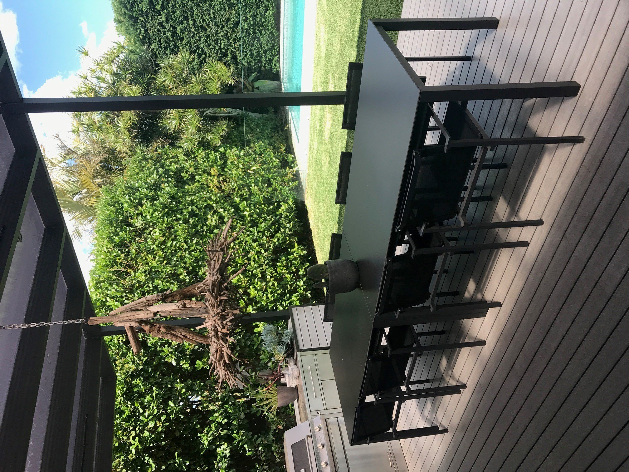 Una dining table — CALMA archive photograph