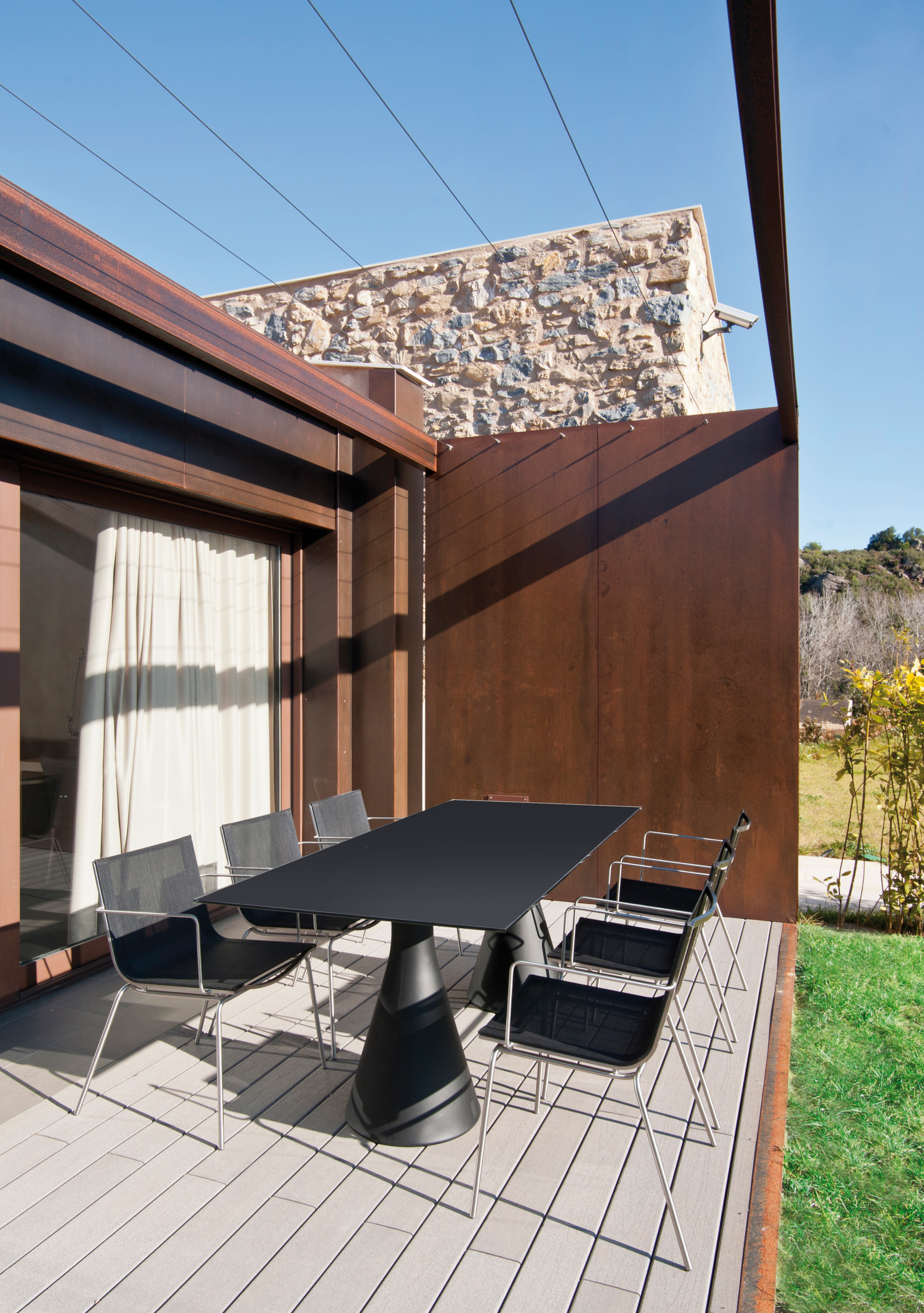 Pot rectangular dining table — CALMA archive photograph
