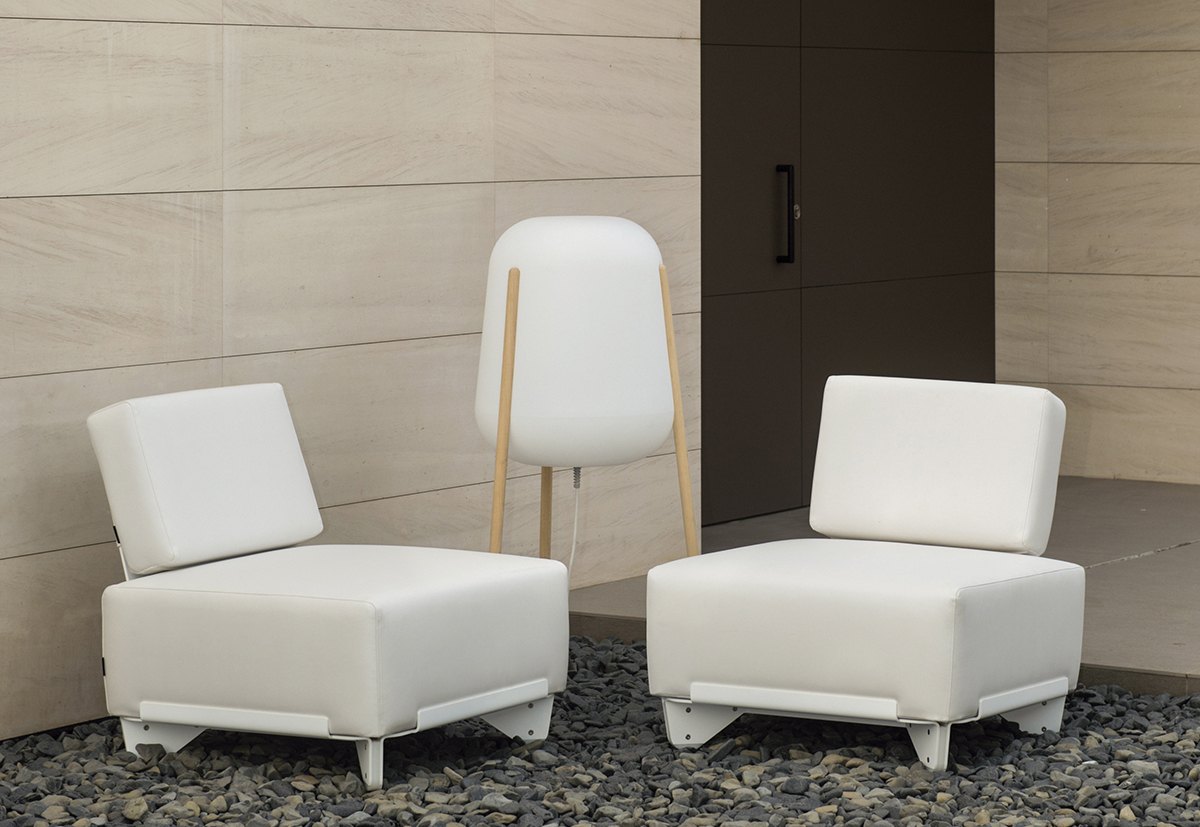 Plecs extension 1 square with cushions — CALMA archive photograph
