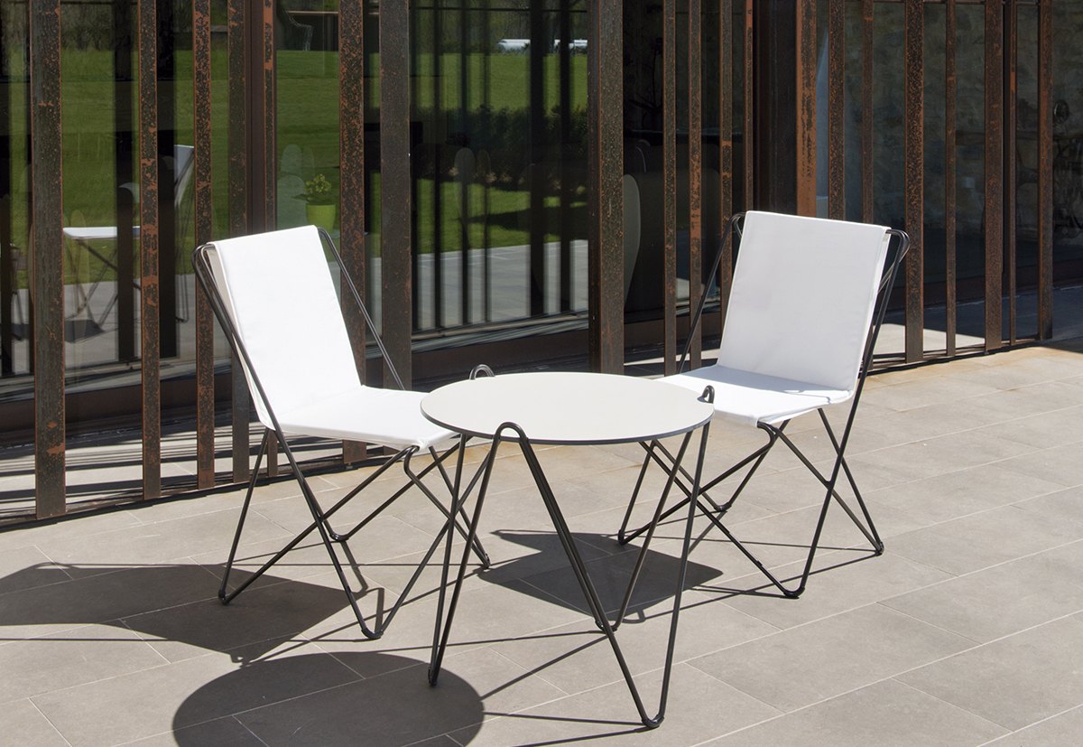 Sra. pepa lounge chair with cushion — CALMA archive photograph