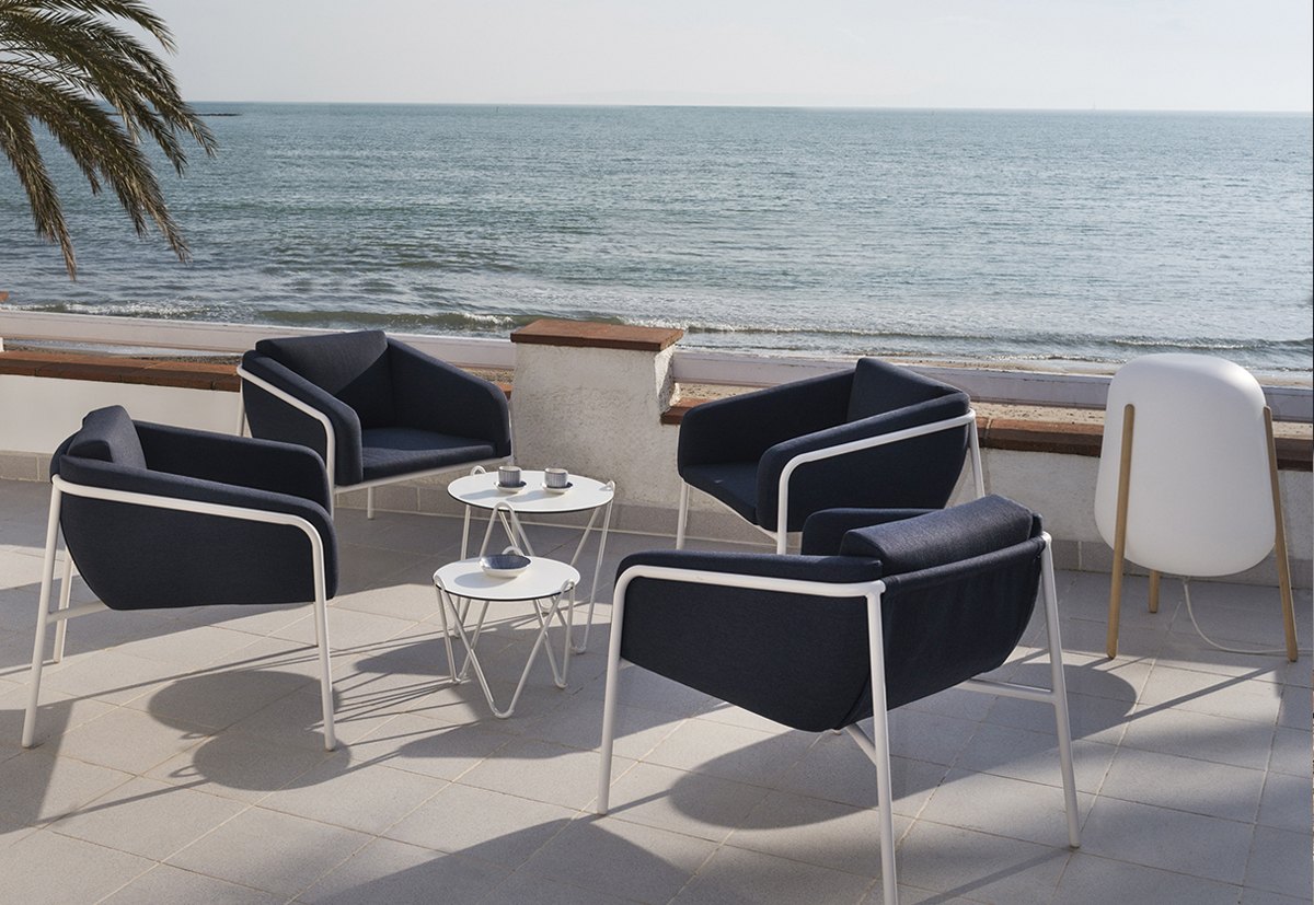Nua lounge chair with cushions — CALMA archive photograph