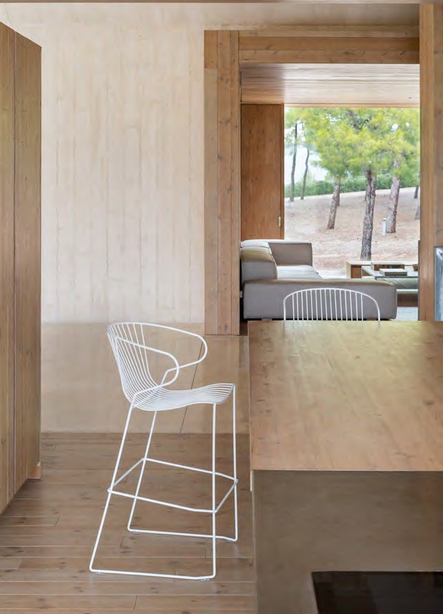 Bolonia stools / Ibiza White RAL 9016 — iSiMAR catalogue photography