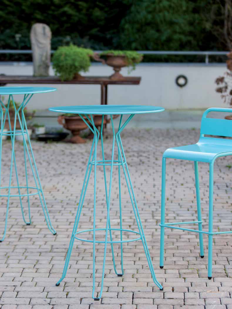 Capri low Table / Red Wine RAL 3004 — iSiMAR catalogue photography