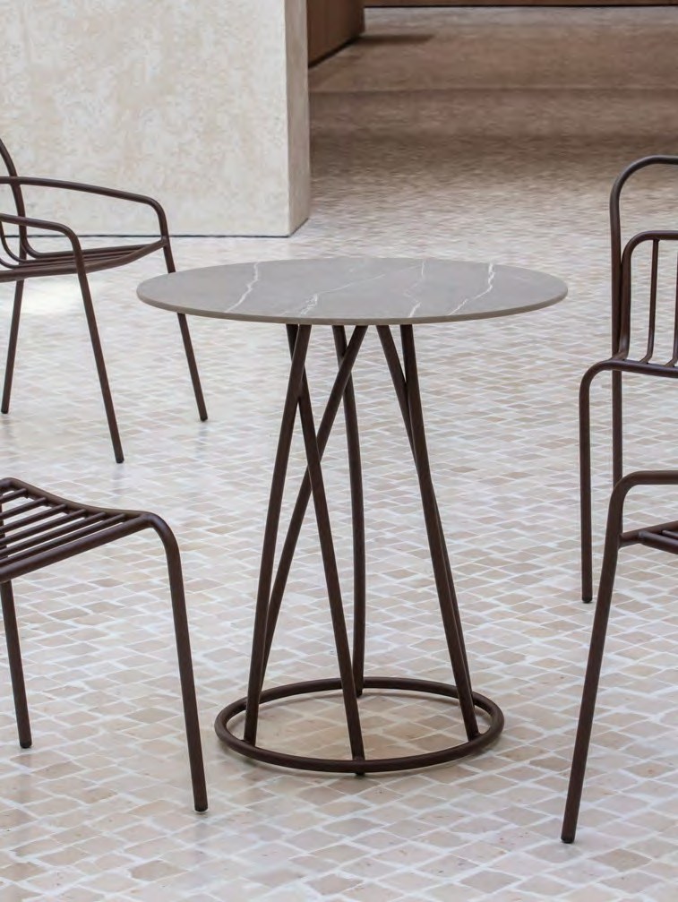Cestat table / Brown chocolate RAL 8017 / HPL table top Pulpis Light — iSiMAR catalogue photography