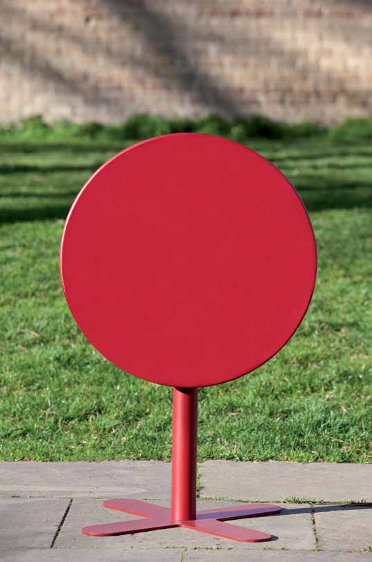 Génova Table / Red wine RAL 3004 — iSiMAR catalogue photography