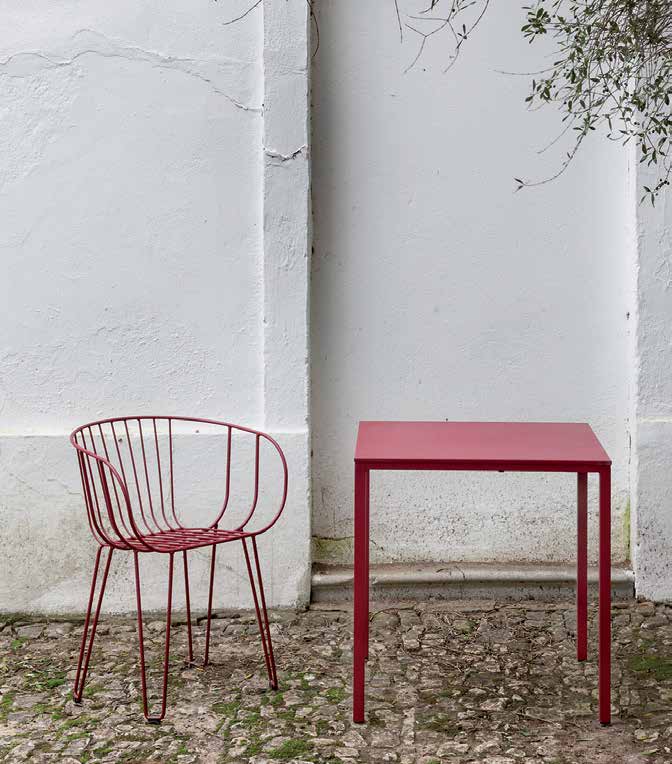Itaca Table & Olivo Armchair / Red Wine RAL 3004 — iSiMAR catalogue photography