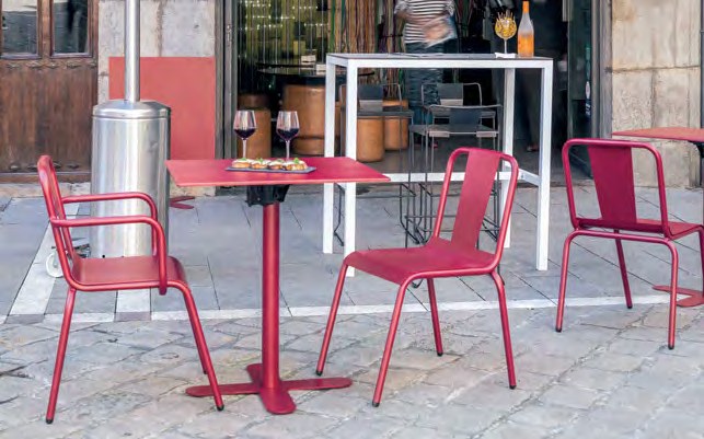 Nápoles chairs, Génova tables, Chicago stools & Fargo table / Red wine RAL 3004 / Manganese / Ibiza white RAL 9016 — iSiMAR catalogue photography