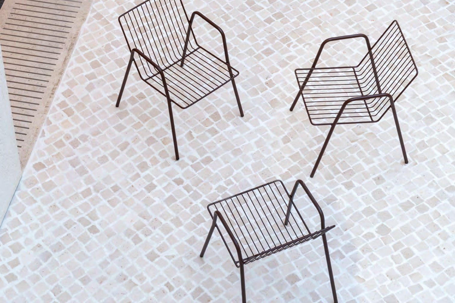 Niza armchair / Brown chocolate RAL 8017 — iSiMAR catalogue photography