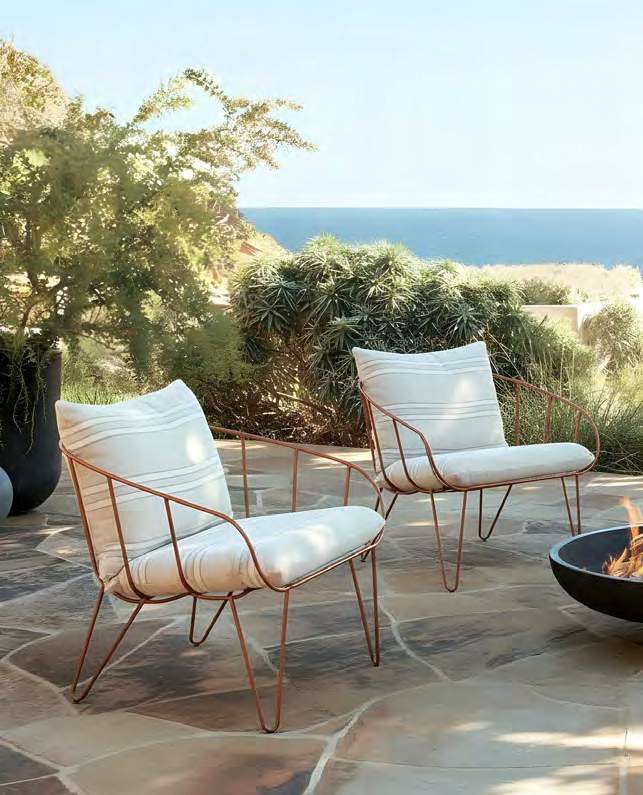 Olivo lounge fluffy cushions / Terracota RAL 8004 / Holbox Cenote Charcoal — iSiMAR catalogue photography