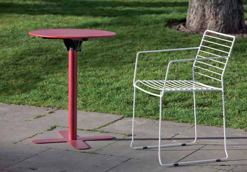 Tarifa Armchair & Génova Table / Ibiza white RAL 9016 / Red wine RAL 3004 — iSiMAR catalogue photography