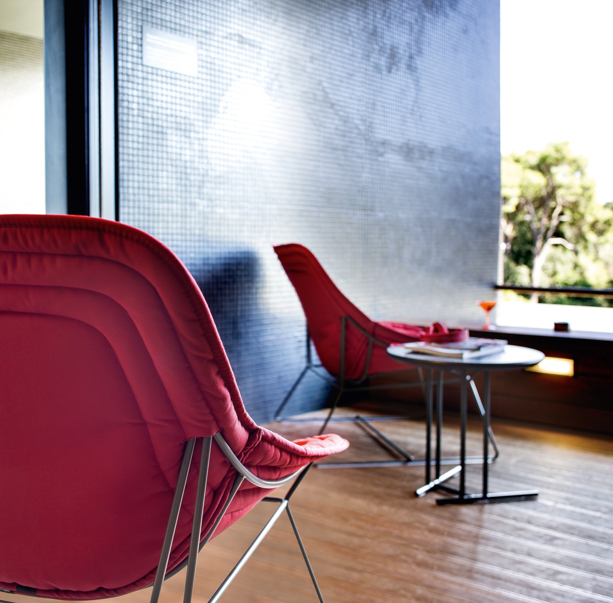Chapeau Lounge chair — Varaschin archive photograph